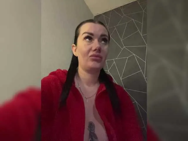 Offline goldenwitchx on BongaCams