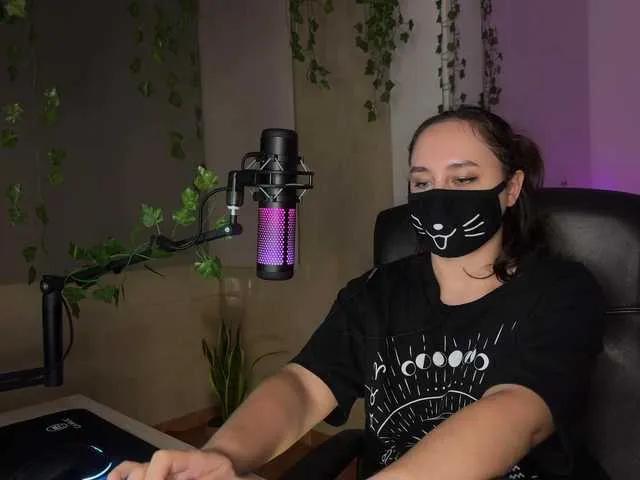 Offline GummyPeach on BongaCams