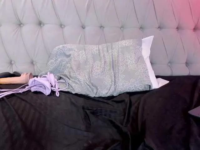 Offline GysellHanson on BongaCams