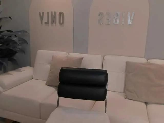 Offline HannahJames on BongaCams