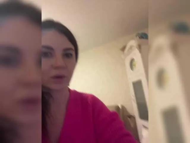 Offline Heleni22 on BongaCams