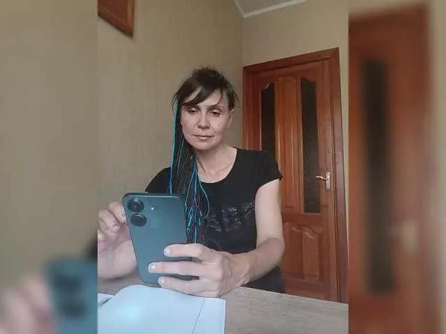 Offline Hellenalonenochka on BongaCams