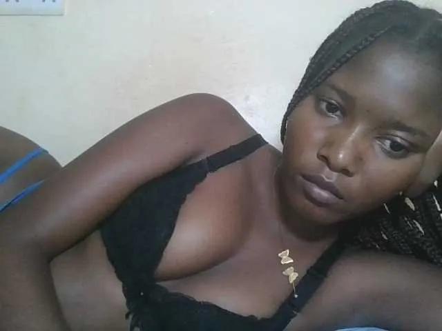 Offline Hornyqueen4 on BongaCams