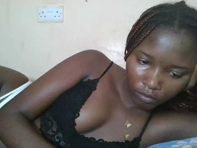 Offline Hornyqueen4 on BongaCams