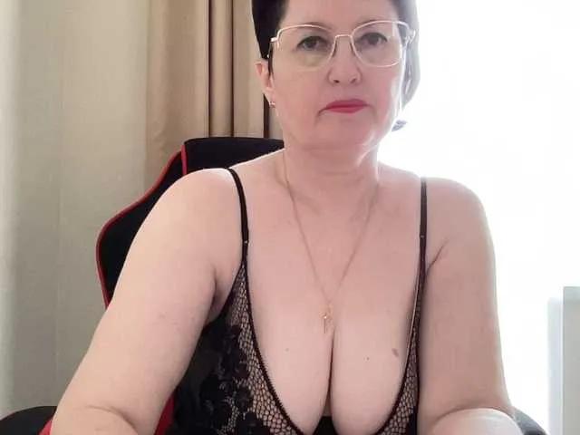 Freechat HotMilfPussy on BongaCams