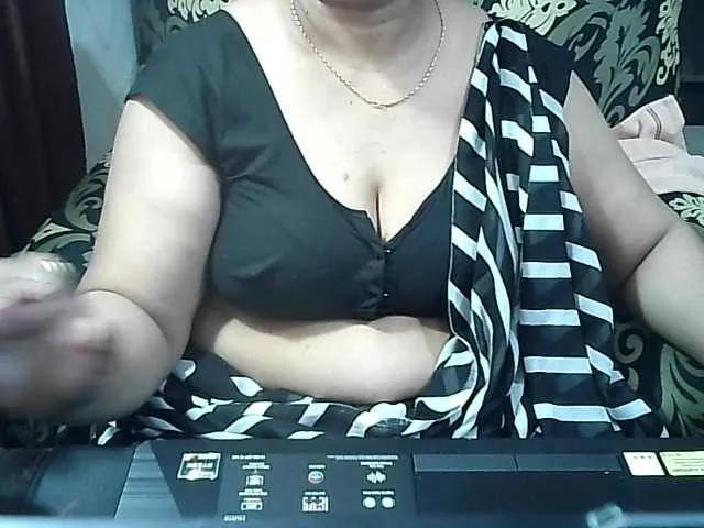 Freechat Indianbhabhimilf40 on BongaCams