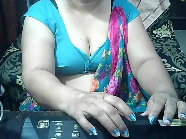 Freechat Indianbhabhimilf40 on BongaCams