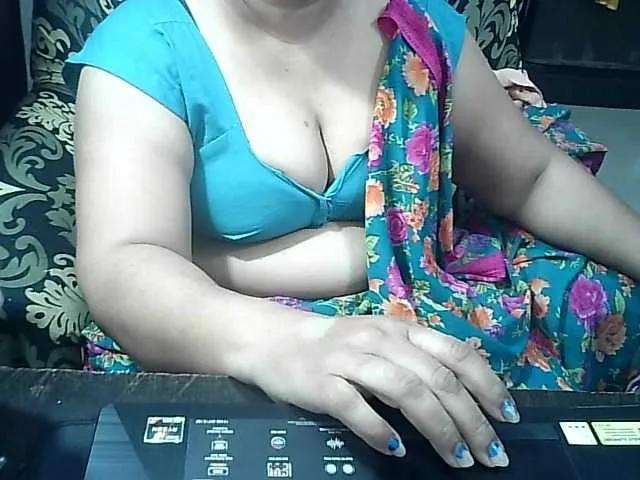 Freechat Indianbhabhimilf40 on BongaCams