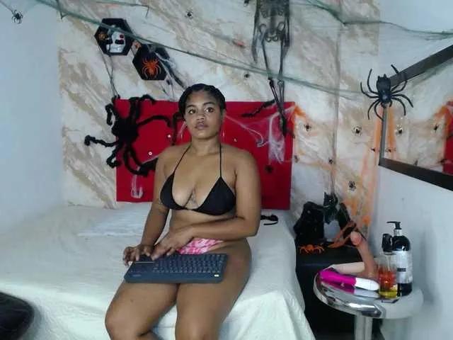 Offline Issa-love on BongaCams