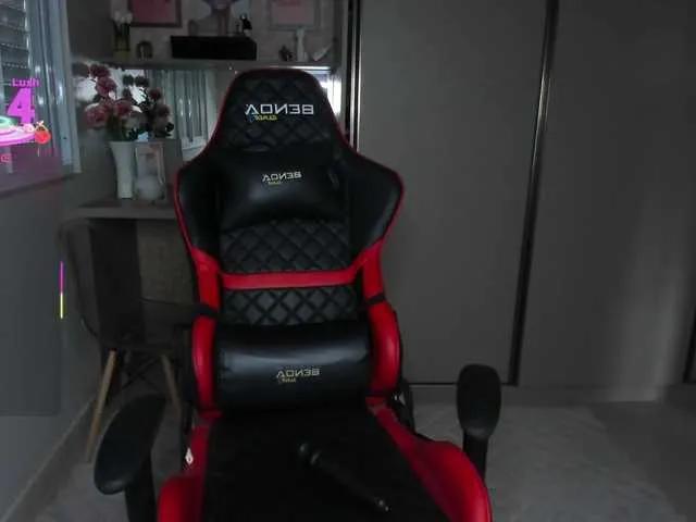 Freechat ivyy-scott on BongaCams