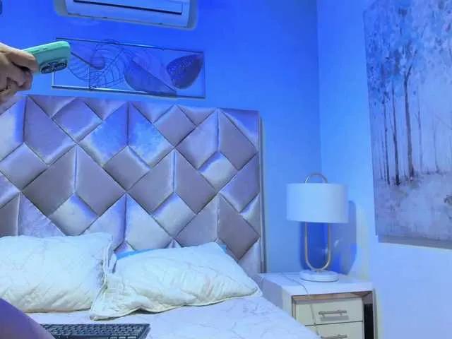 BongaCams JenniferCruzz is Freechat JenniferCruzz — Me calienta una mente atrevida, las miradas que dicen ms que las palabras y las conversaciones que suben de tono poco a poco. Me encanta cuando alguien sabe cmo mantenerme interesada, sin apuros, con detalles, respeto y mucha picarda