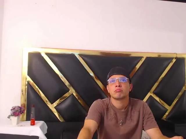 Offline JimmyPamela on BongaCams