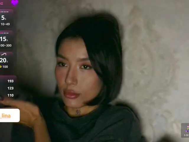 Offline JulieTurner on BongaCams