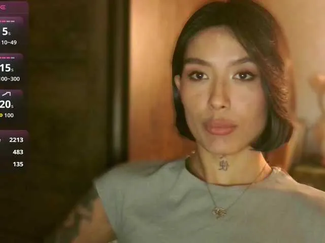 Offline JulieTurner on BongaCams