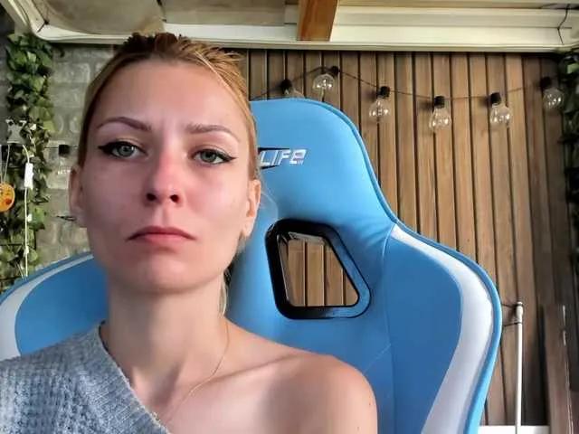 Freechat karo131324 on BongaCams