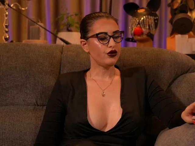 BongaCams KellyKent is Freechat KellyKent — I adore those who come to me with open minds and honest hearts, ready to explore their desires. Respectful interactions are what I treasure most. Whether it's through a playful exchange or a deep dive into your darkest desires, our connection is the...