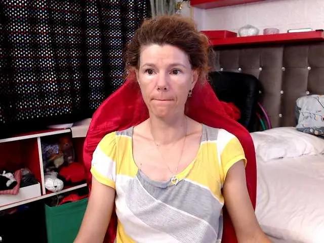 Freechat kellysurfing on BongaCams