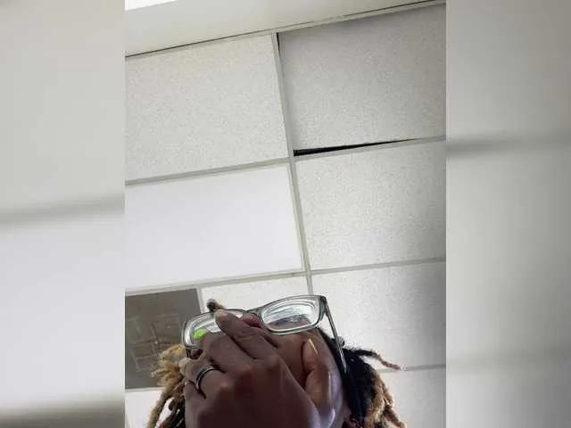 Offline Kiarichikito1 on BongaCams