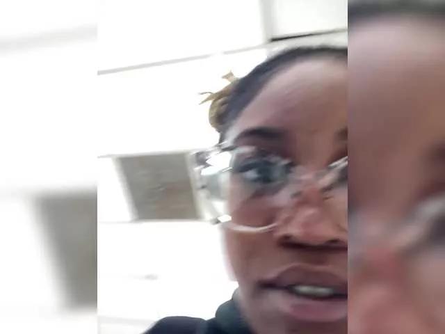 Offline Kiarichikito1 on BongaCams