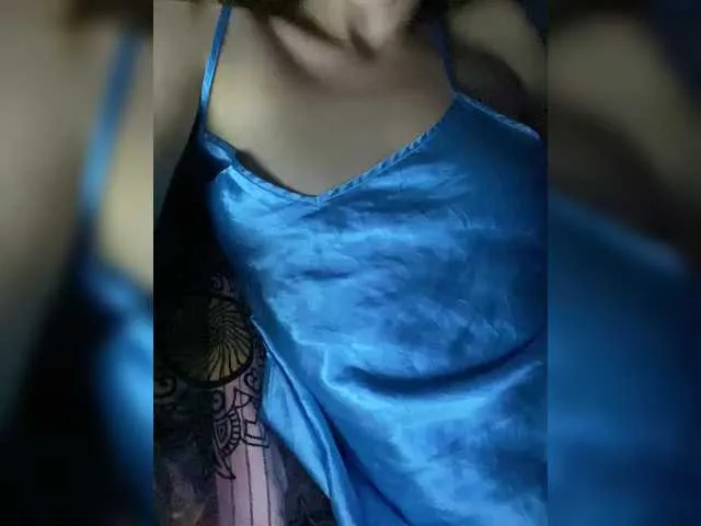 Offline KinaMoonLove on BongaCams