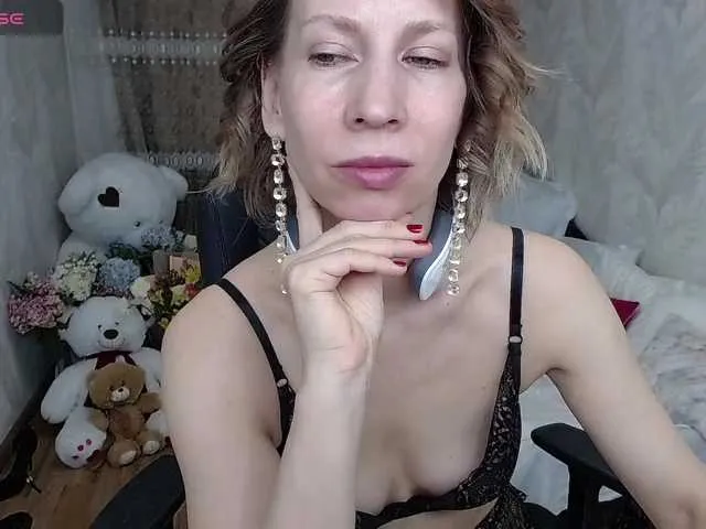Offline KirstenDesire on BongaCams