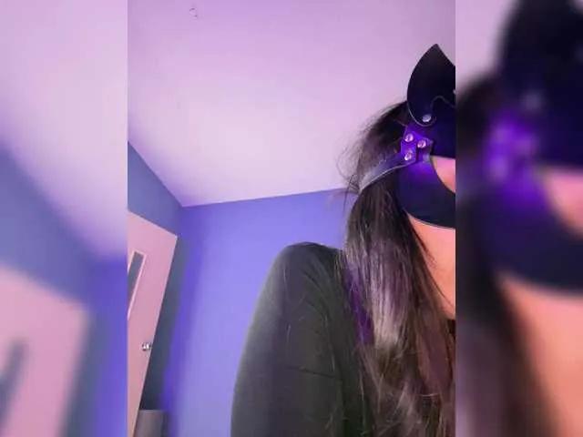 Offline Kiss-krisss on BongaCams