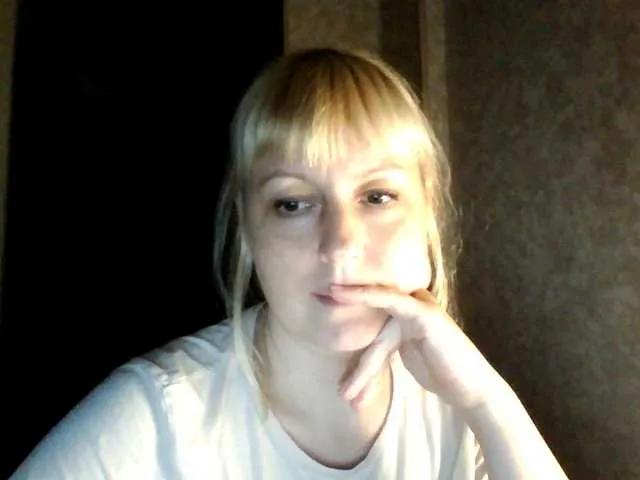 Offline krisss2016 on BongaCams