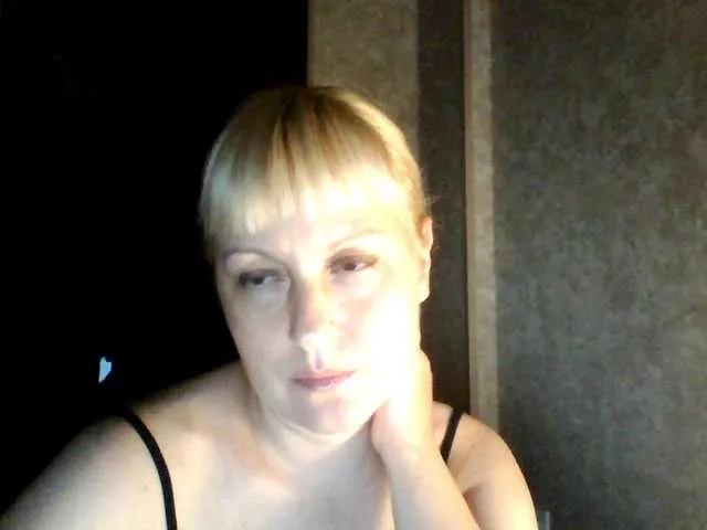 Offline krisss2016 on BongaCams