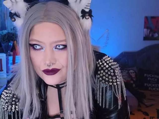 Offline Laura-Wicked on BongaCams