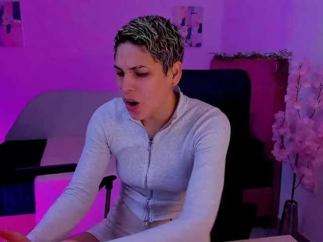 Freechat LauraR on BongaCams