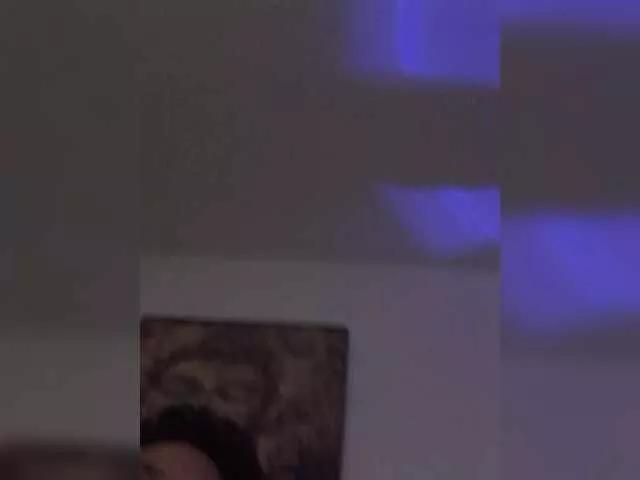 Freechat LauraR on BongaCams