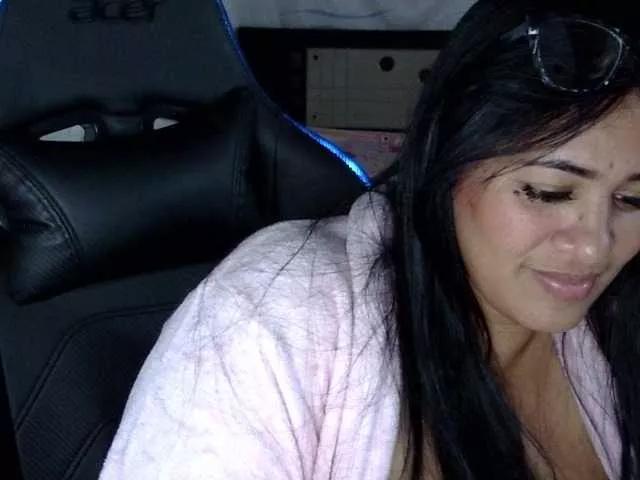 Offline Letty33 on BongaCams