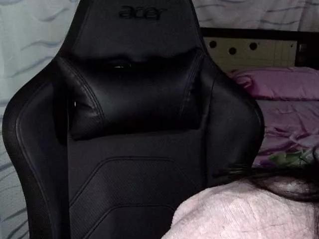 Offline Letty33 on BongaCams