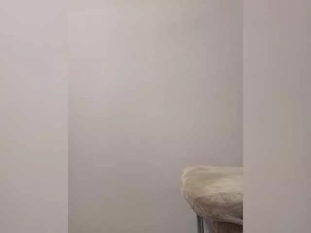 Offline Leylla on BongaCams