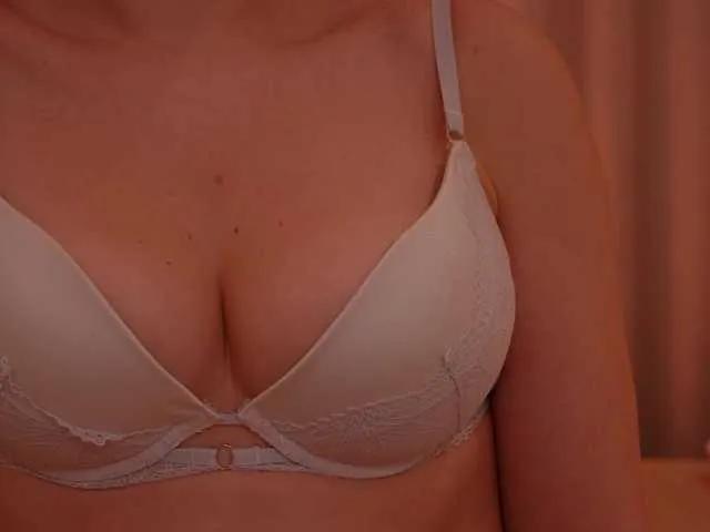 Offline LiaGotti on BongaCams