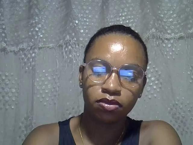 Offline Lillteblackgirl on BongaCams