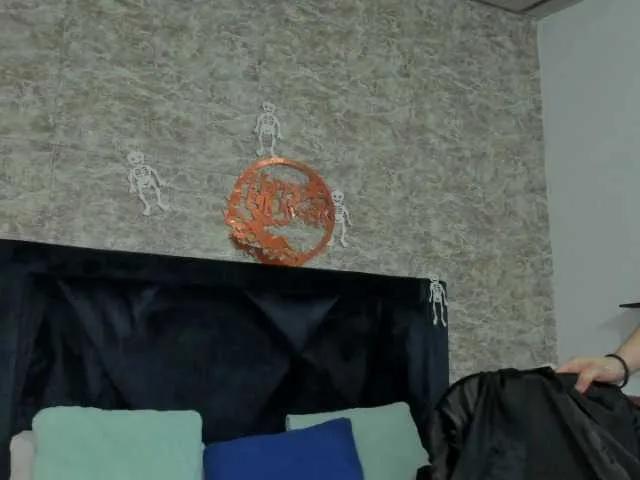 Offline Lily-Woodz on BongaCams