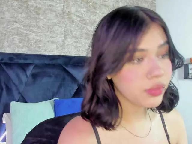 Offline Lily-Woodz on BongaCams