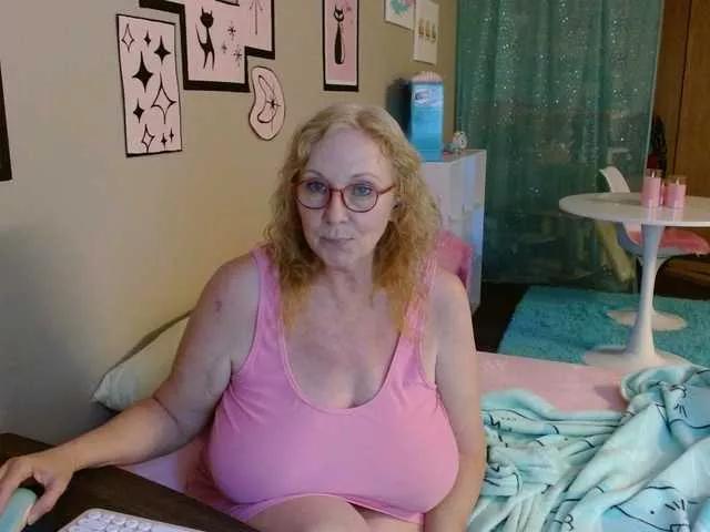 Offline LisaLinny on BongaCams