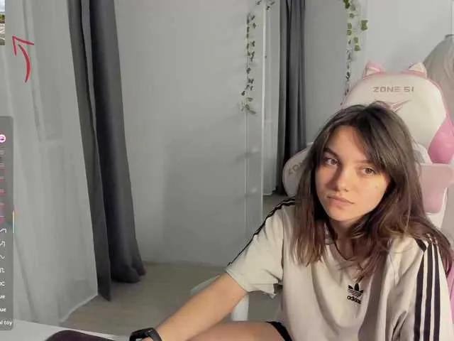 Offline lissazmark2 on BongaCams