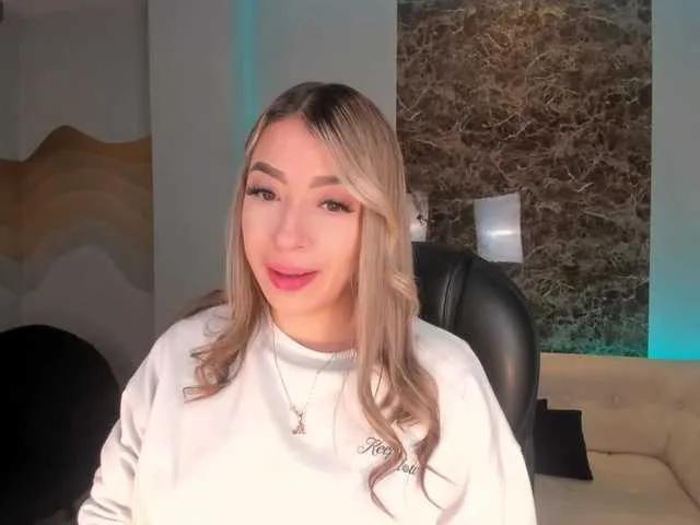 BongaCams LizzCooper is Freechat LizzCooper — I love it when they support me, that means they like my show and get horny with my body.