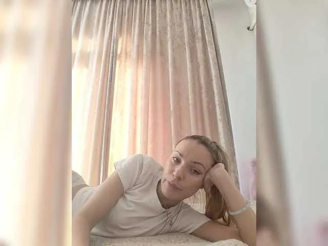 Offline Lola3000 on BongaCams