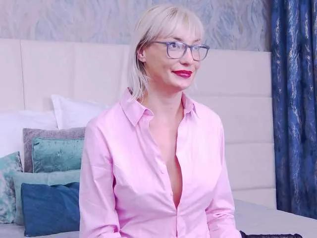 BongaCams LoreneMoonlight is Freechat LoreneMoonlight — I get very exited knowing someone watch me having pleasure. And I also love cuckolding weak men. Making them feeling useless it's one of my kink.