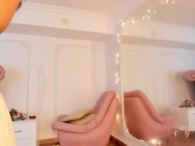 Offline LucianaRoa on BongaCams