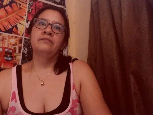 Offline lucyLUxxx on BongaCams