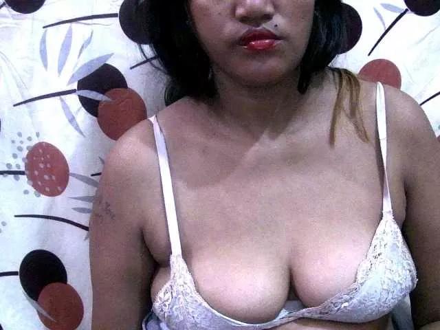 Offline Lutricia on BongaCams