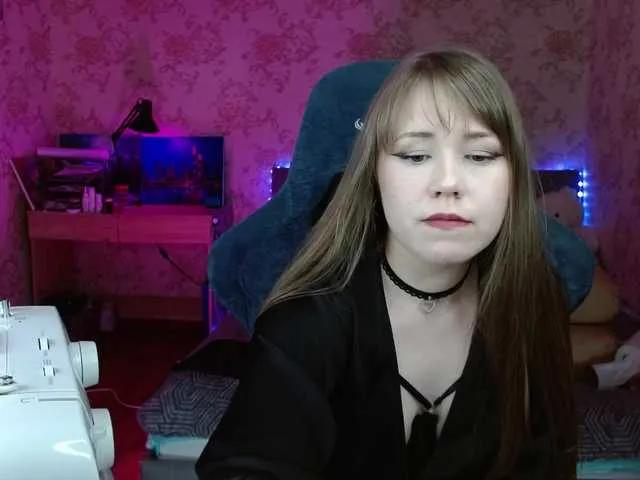 Offline Luucy on BongaCams