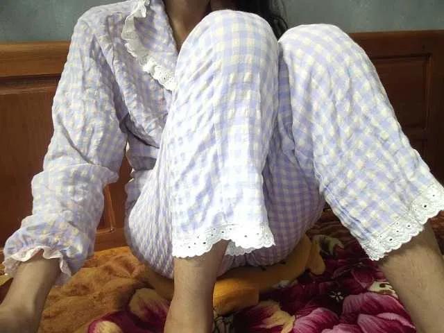 Freechat mama99love on BongaCams