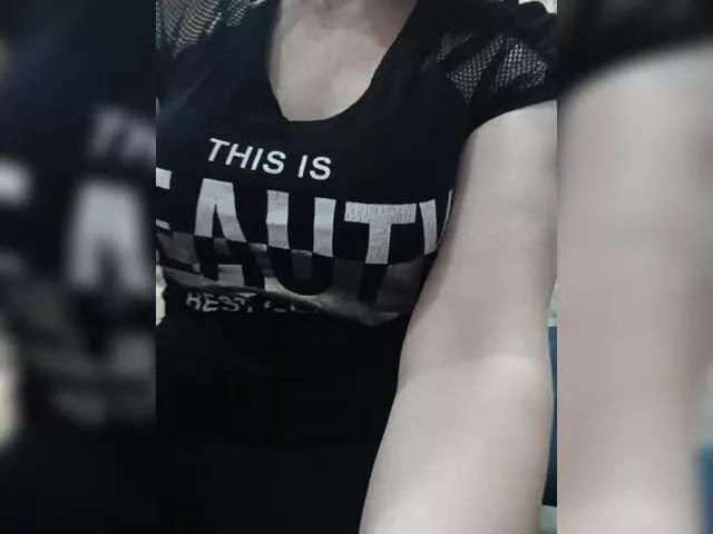 Offline marinaWQ on BongaCams