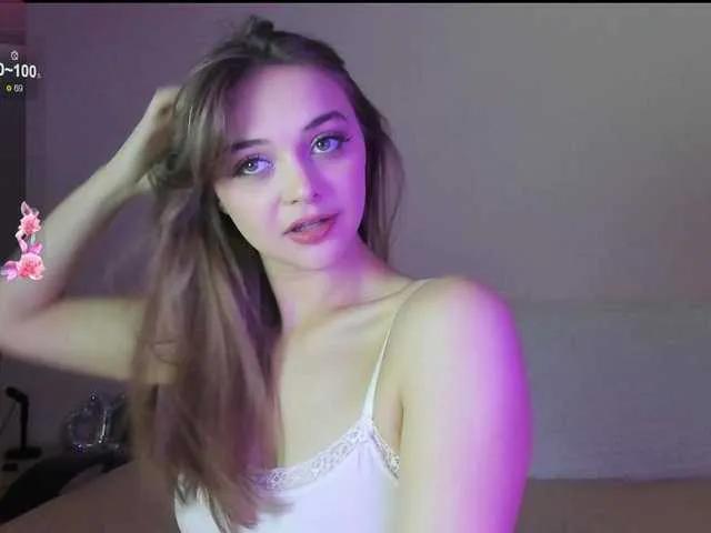 Freechat may-flower on BongaCams